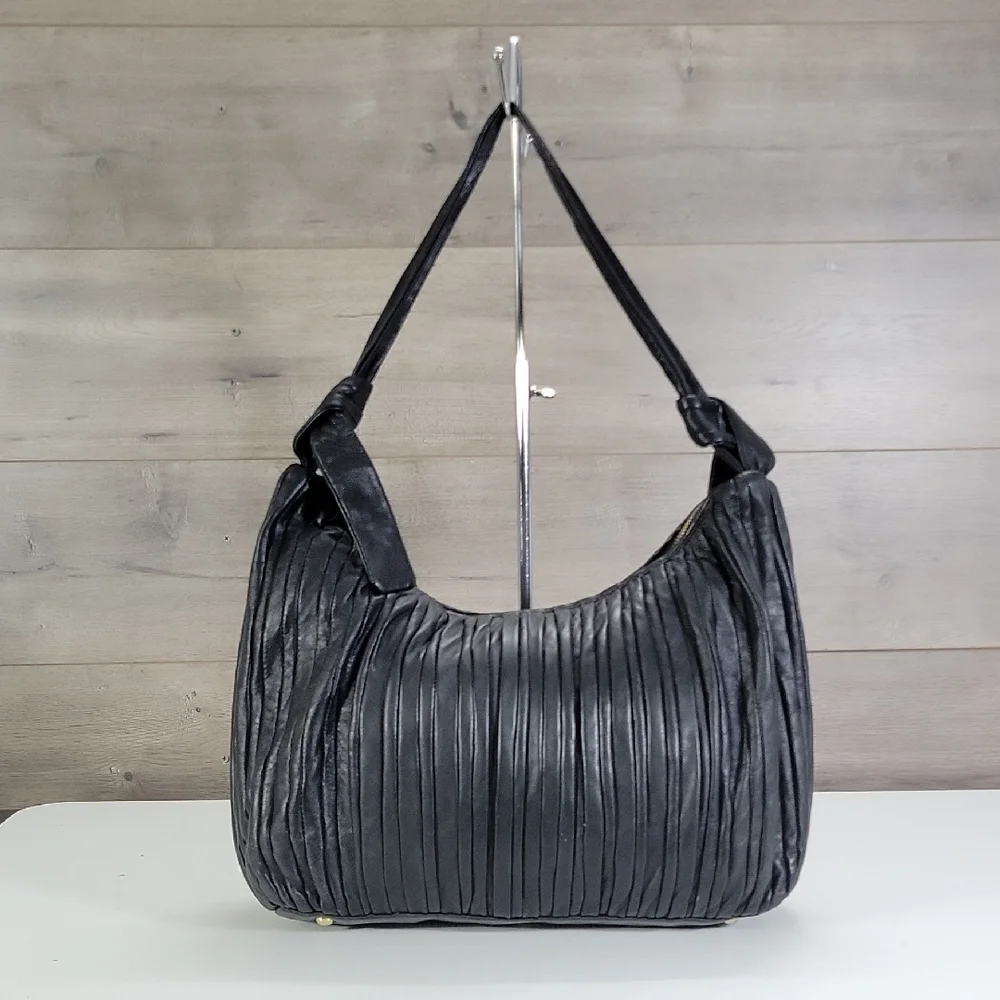 Marta Ponti Black Pleated Leather Shoulder Bag - Classic Women's Hobo
